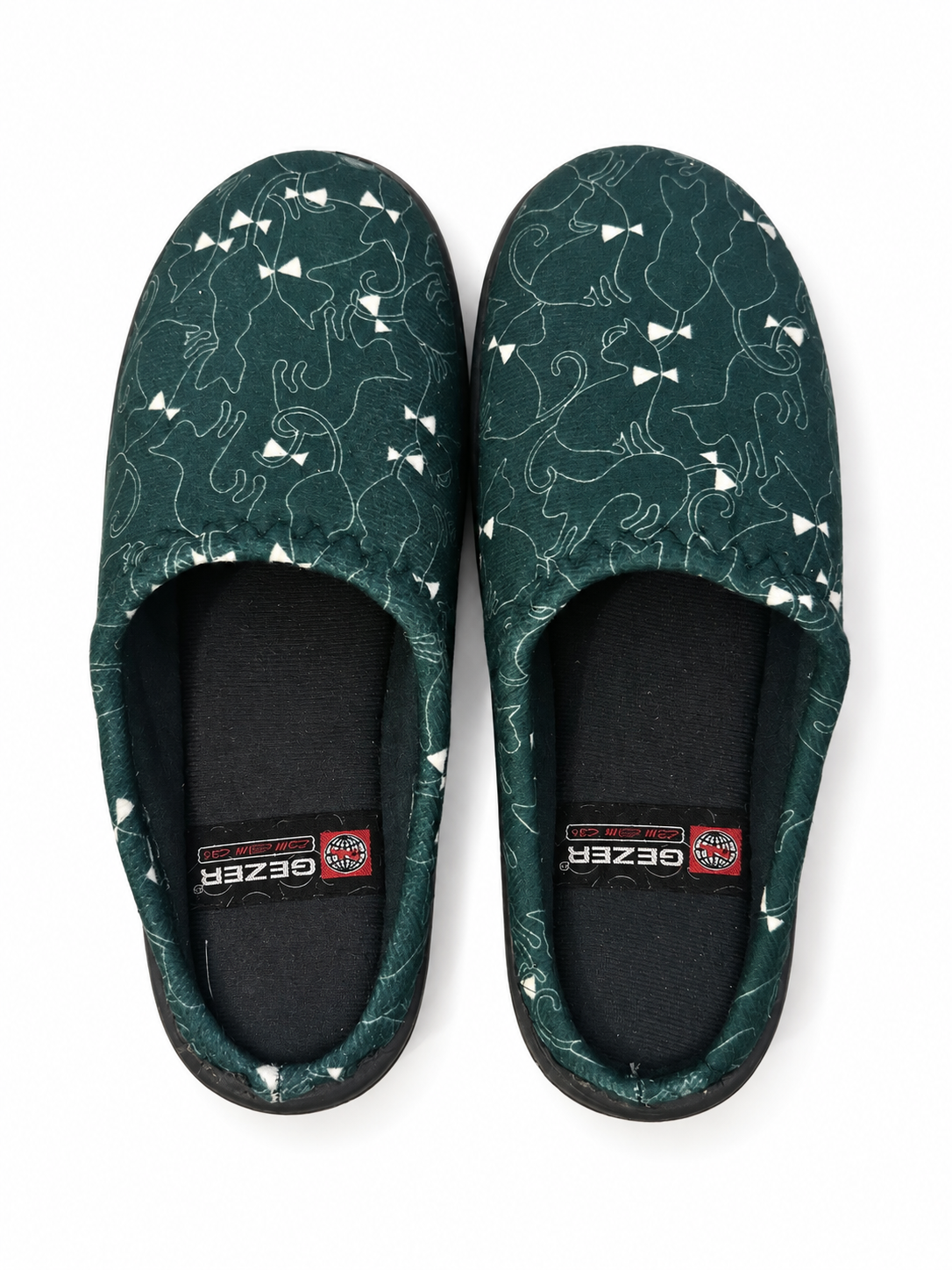 Chaussons vert sapin à motifs chats – Taille 36 à 40