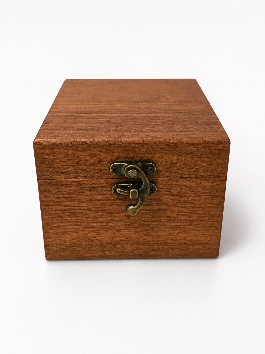 Rose éternelle rouge dans écrin doré – Coffret en bois